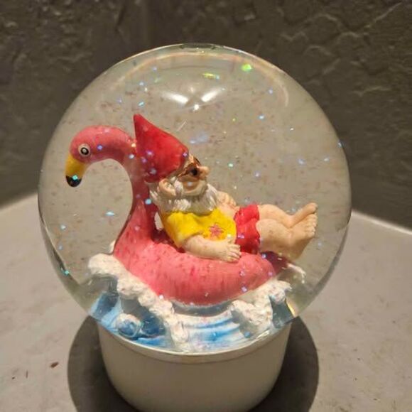 Santa and Flamingo Water Globe Snow Globe 4" - Picture 5 of 5